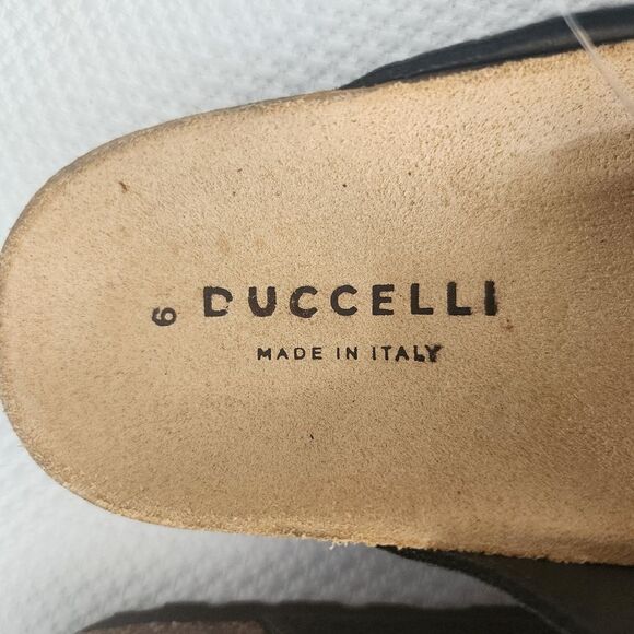 DUCCELLI Made in Italy Jaimee leather comfort lagenlook buckle Sandals - Picture 4 of 7
